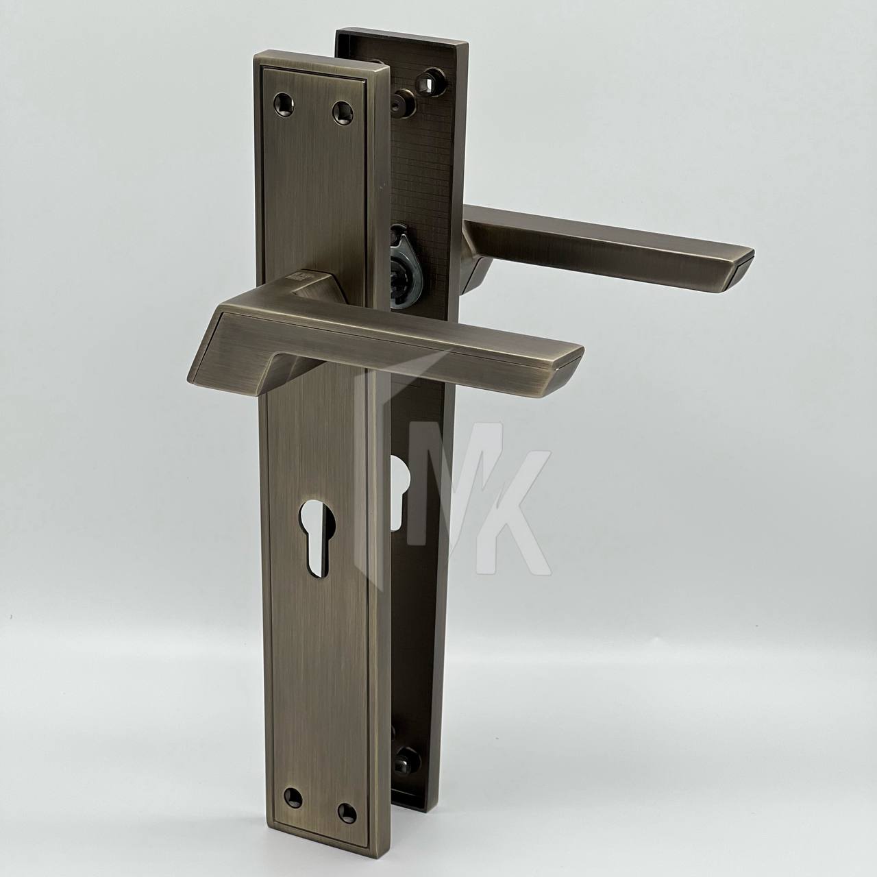 Passe BMA 1-13 | A Canon 85 mm | couleur : MBA