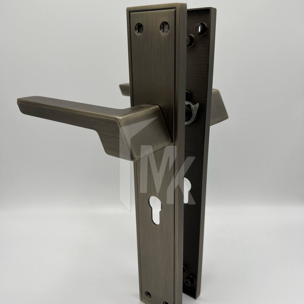 Passe BMA 1-13 | A Canon 85 mm | couleur : MBA